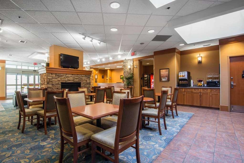 Econo Lodge Inn & Suites University Calgary Interior photo